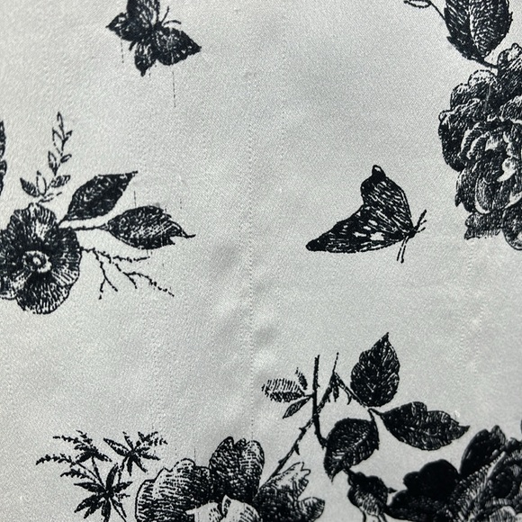 VICTORIA’S SECRET BUNDLE BRA 34C SATIN PAJAMA TOP VELVET RHINESTONE BAG - Picture 8 of 16